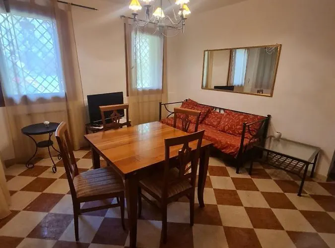 ゲストハウス Butterfly 3*